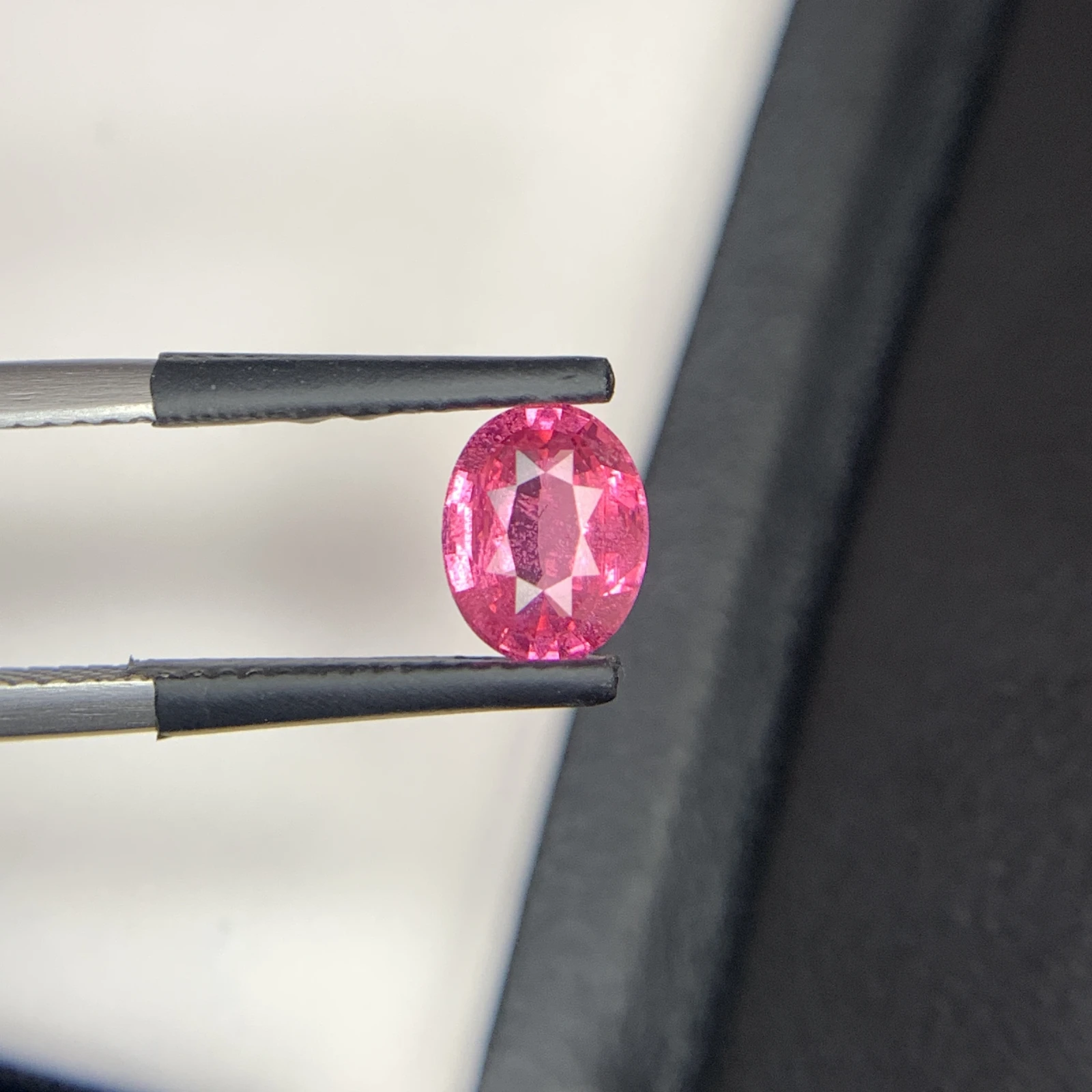 Natural Mahenge Spinel Vivid Pink 1.25 Carat Faceted Oval Shape Loose Gemstone — view 9